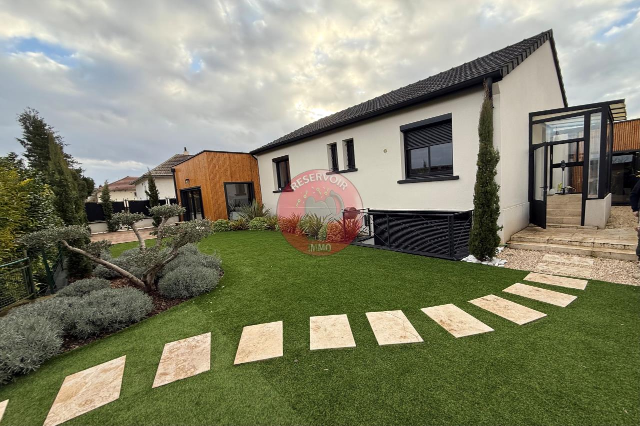 Maison contemporaine entièrement rénovée — photo 1 sur 5