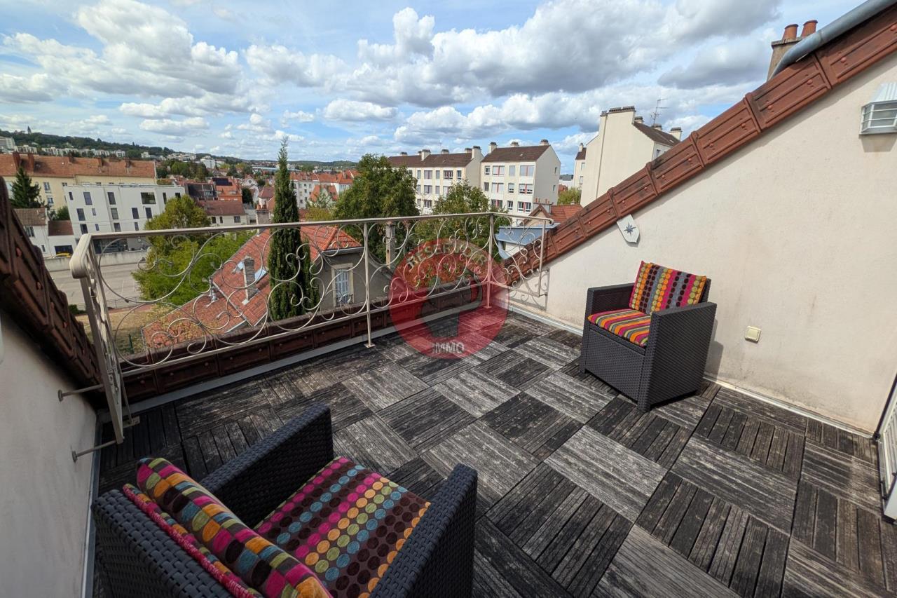 CHARMANT DUPLEX T6 A VENDRE, DIJON quartier VICTOR HUGO - MONTCHAPET, AU CALME, Proche centre et gare, — photo 1 sur 6